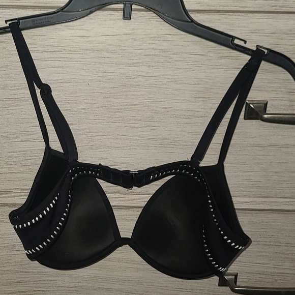 Victoria's Secret New Black Bikini Swim Top With Crochet Accents, 36C - Picture 3 of 5